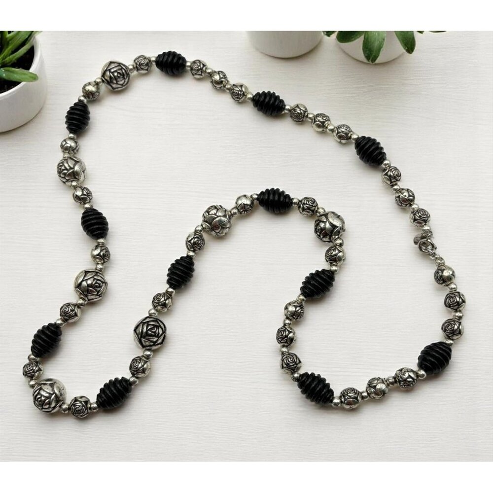 Judy Lee Flower Beaded Necklace Silver Tone Black Ribbed Accent Beads Floral
